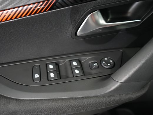 Peugeot 2008 1.2 PureTech Active Pack | Airco (automatisch) | Armsteun voor | Cruise control ActivLease financial lease
