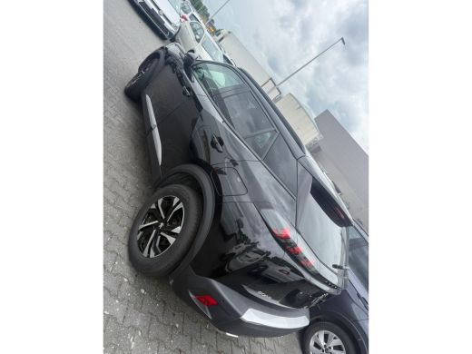 Peugeot 2008 Allure 130pk!! | Carplay | Camera | Cruise | Airco | 17" Lichtmetaal | Leder/Stof | Achterlichten... ActivLease financial lease