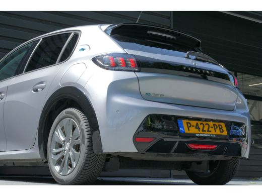 Peugeot e-208 EV 136PK 50KWH 5-DRS ALLURE PACK AUTOMAAT / NAVI / LED / PDC / 16"LMV / CAMERA / BLUETOOTH / CRUI... ActivLease financial lease