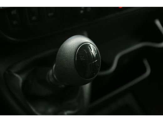 Renault Master T33 2.3 dCi L2H2 146PK Airco Camera Cruise Trekhaak Parkeersensoren Elektrpakket ActivLease financial lease