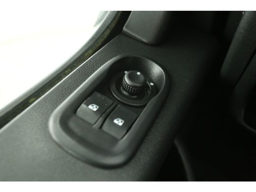Renault Master T33 2.3 dCi L2H2 146PK Airco Camera Cruise Trekhaak Parkeersensoren Elektrpakket ActivLease financial lease