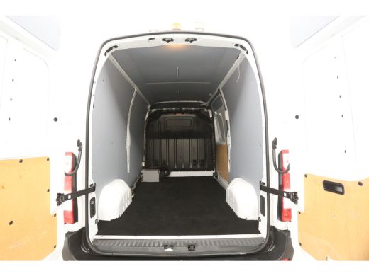 Renault Master T33 2.3 dCi L2H2 146PK Airco Camera Cruise Trekhaak Parkeersensoren Elektrpakket ActivLease financial lease