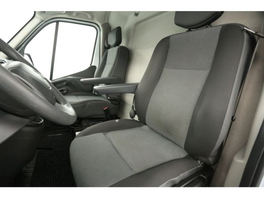 Renault Master T33 2.3 dCi L2H2 146PK Airco Camera Cruise Trekhaak Parkeersensoren Elektrpakket ActivLease financial lease