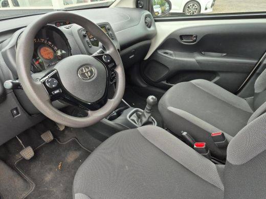 Toyota Aygo 1.0 VVT-i x-fun | 5 deurs | Airconditioning | Bluetooth | Dealer onderhouden | ActivLease financial lease