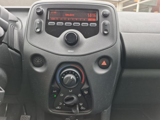 Toyota Aygo 1.0 VVT-i x-fun | 5 deurs | Airconditioning | Bluetooth | Dealer onderhouden | ActivLease financial lease