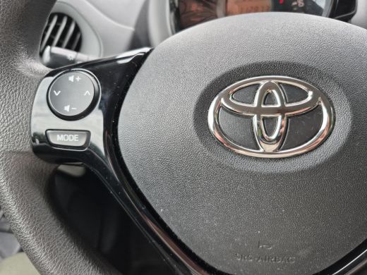 Toyota Aygo 1.0 VVT-i x-fun | 5 deurs | Airconditioning | Bluetooth | Dealer onderhouden | ActivLease financial lease