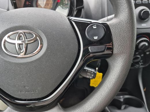 Toyota Aygo 1.0 VVT-i x-fun | 5 deurs | Airconditioning | Bluetooth | Dealer onderhouden | ActivLease financial lease