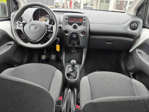 Toyota Aygo 1.0 VVT-i x-fun | 5 deurs | Airconditioning | Bluetooth | Dealer onderhouden | ActivLease financial lease
