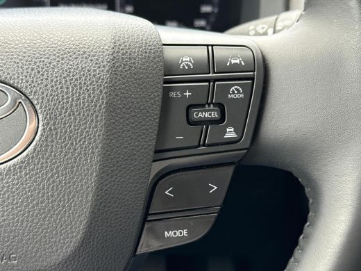 Toyota C-HR 1.8 Hybrid 140 First Edition **NAVIGATIE/ 360 CAMERA/ DODEHOEK DETECTIE/ 36 MAANDEN GARANTIE** ActivLease financial lease