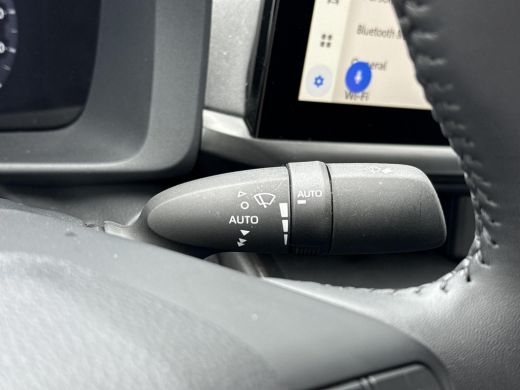 Toyota C-HR 1.8 Hybrid 140 First Edition **NAVIGATIE/ 360 CAMERA/ DODEHOEK DETECTIE/ 36 MAANDEN GARANTIE** ActivLease financial lease