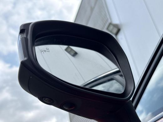 Toyota C-HR 1.8 Hybrid 140 First Edition **NAVIGATIE/ 360 CAMERA/ DODEHOEK DETECTIE/ 36 MAANDEN GARANTIE** ActivLease financial lease