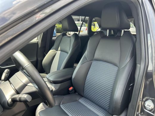 Toyota RAV4 2.5 Hybrid AWD Bi-Tone ActivLease financial lease