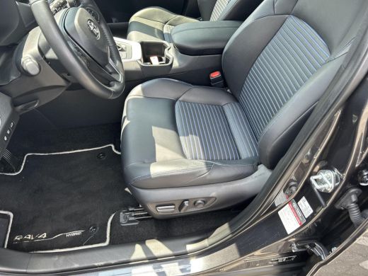Toyota RAV4 2.5 Hybrid AWD Bi-Tone ActivLease financial lease