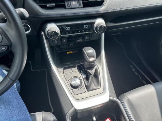 Toyota RAV4 2.5 Hybrid AWD Bi-Tone ActivLease financial lease