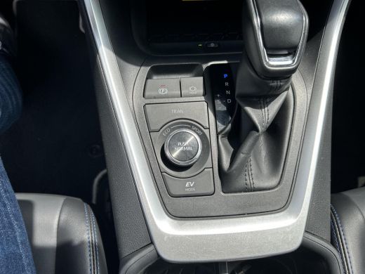 Toyota RAV4 2.5 Hybrid AWD Bi-Tone ActivLease financial lease