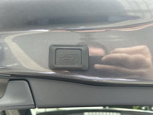 Toyota RAV4 2.5 Hybrid AWD Bi-Tone ActivLease financial lease