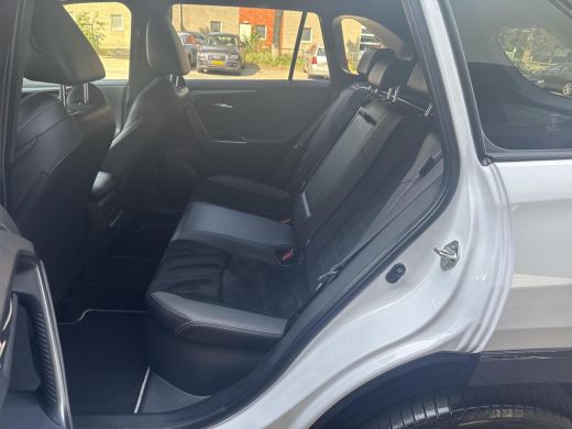 Toyota RAV4 2.5 Hybrid AWD GR SPORT PLUS | 06-10141018 Voor meer informatie ActivLease financial lease