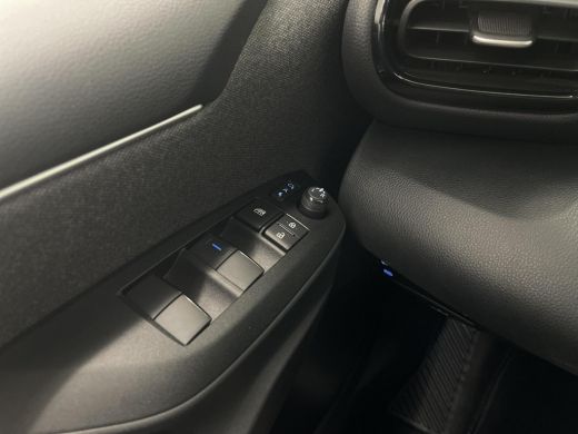 Toyota Yaris 1.5 Hybrid Launch Edition ActivLease financial lease