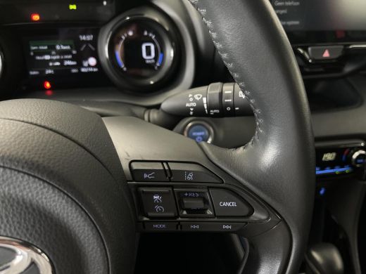 Toyota Yaris 1.5 Hybrid Launch Edition ActivLease financial lease