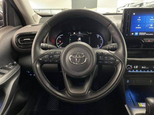 Toyota Yaris Cross 1.5 Hybrid Executive Bi-tone ActivLease financial lease