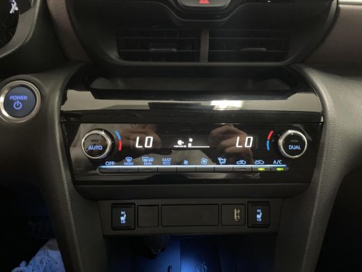Toyota Yaris Cross 1.5 Hybrid Executive Bi-tone ActivLease financial lease