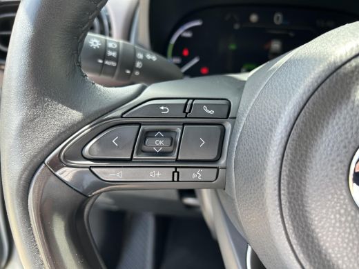 Toyota Yaris Cross 1.5 Hybrid Executive Bi-tone ActivLease financial lease