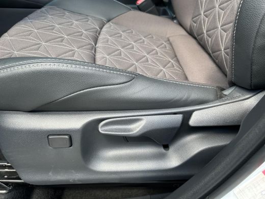 Toyota Yaris Cross 1.5 Hybrid Executive Bi-tone ActivLease financial lease