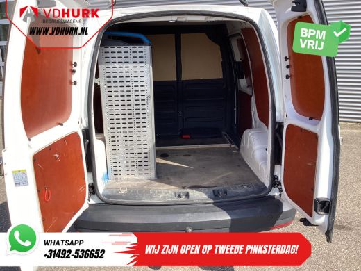 Volkswagen Caddy 2.0 TDI BPM VRIJ! Inrichting/ Airco/ Cruise/ Camera/ Trekhaak/ Dwarsdragers ActivLease financial lease