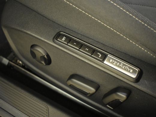 Volkswagen Golf 204pk |  Dodehoekdetectie | Elektrische bestuurdersstoel met geheugen | Dodehoekdetectie | Naviga... ActivLease financial lease