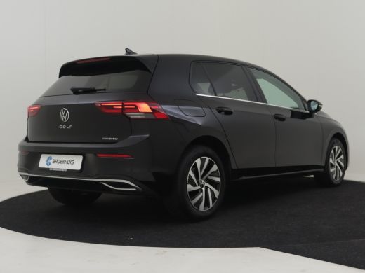 Volkswagen Golf 204pk |  Dodehoekdetectie | Elektrische bestuurdersstoel met geheugen | Dodehoekdetectie | Naviga... ActivLease financial lease