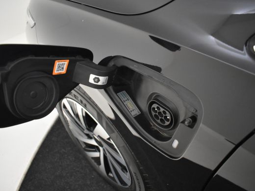 Volkswagen Golf 204pk |  Dodehoekdetectie | Elektrische bestuurdersstoel met geheugen | Dodehoekdetectie | Naviga... ActivLease financial lease