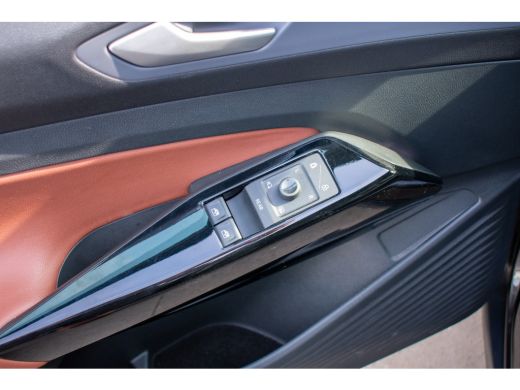 Volkswagen ID.4 First 77 kWh -ACC- A camara-Trekhaak- ActivLease financial lease