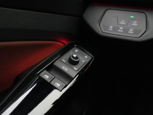 Volkswagen ID.4 First 77 kWh 204pk Navigatie Camera Stoelverwarming Acc demo JB ActivLease financial lease