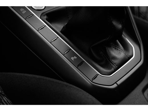 Volkswagen Polo R-Line Business | 'App-Connect' draadloze smartphone integratie | Achterlichten LED, luxe uitgevo... ActivLease financial lease