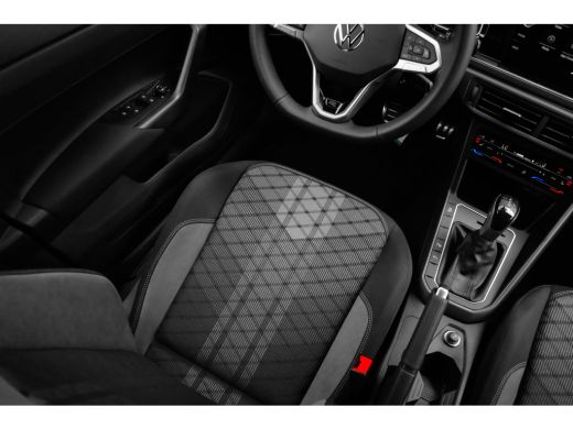 Volkswagen Polo R-Line Edition | 'App-Connect' draadloze smartphone integratie | Achterlichten LED | Afstandscont... ActivLease financial lease