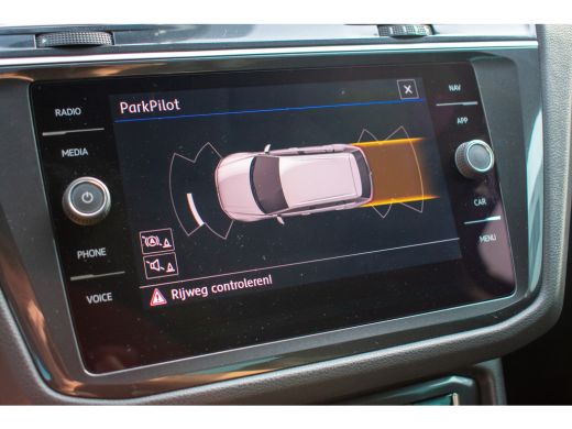 Volkswagen Tiguan 1.4 TSI Highline R-line -ACC-Navi-Led-Trekhaak- ActivLease financial lease