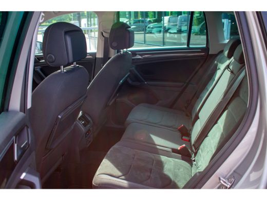 Volkswagen Tiguan 1.4 TSI Highline R-line -ACC-Navi-Led-Trekhaak- ActivLease financial lease