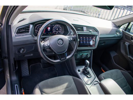 Volkswagen Tiguan 1.4 TSI Highline R-line -ACC-Navi-Led-Trekhaak- ActivLease financial lease