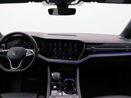 Volkswagen Touareg 3.0 TSi eHybrid 4MOTION Elegance 381PK DSG 360 gr. camera, head-up, trekhaak, leder, stoelventila... ActivLease financial lease