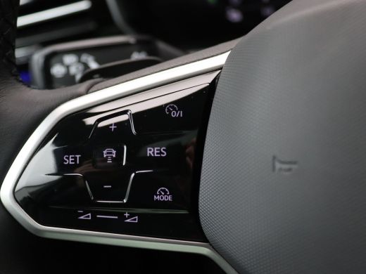 Volkswagen Touareg 3.0 TSi eHybrid 4MOTION Elegance 381PK DSG 360 gr. camera, head-up, trekhaak, leder, stoelventila... ActivLease financial lease