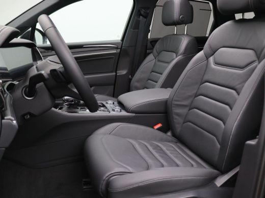Volkswagen Touareg 3.0 TSi eHybrid 4MOTION Elegance 381PK DSG 360 gr. camera, head-up, trekhaak, leder, stoelventila... ActivLease financial lease