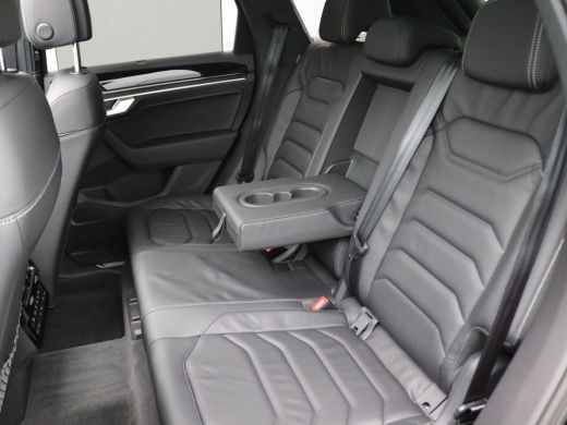 Volkswagen Touareg 3.0 TSi eHybrid 4MOTION Elegance 381PK DSG 360 gr. camera, head-up, trekhaak, leder, stoelventila... ActivLease financial lease