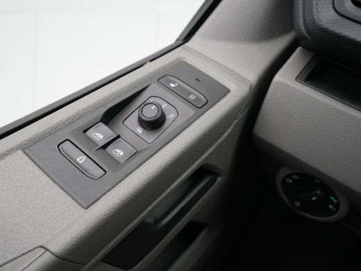 Volkswagen Transporter 2.0 TDI 110pk L2H1 28 Comfortline Navi via App Pdc Cruise Airco ActivLease financial lease