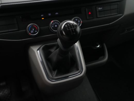 Volkswagen Transporter 2.0 TDI 110pk L2H1 28 Comfortline Navi via App Pdc Cruise Airco ActivLease financial lease