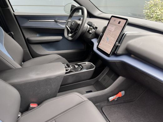 Volvo  EX30 Single M. Extended Range P | 11 kW lader | Achteropkomend verkeer waarschuwing | Achteruitrijcamera ActivLease financial lease