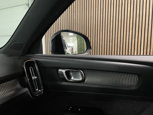 Volvo  XC40 Recharge Single Motor Plus | Trekhaak | Adaptieve Cruise Control | Stoel en Stuurwielverwarming |... ActivLease financial lease