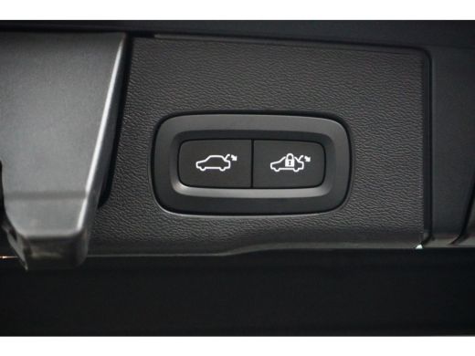 Volvo  XC60 2.0 Recharge T8 AWD R-Design ActivLease financial lease