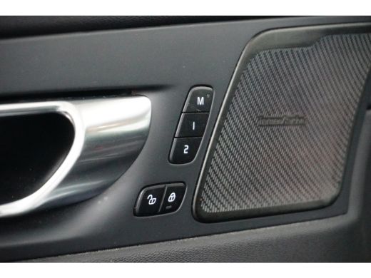 Volvo  XC60 2.0 Recharge T8 AWD R-Design ActivLease financial lease