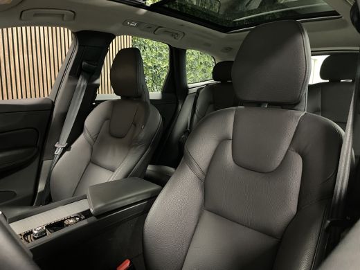 Volvo  XC60 T6 AWD Recharge Plus Dark | Trekhaak | 360° Camera | All Season banden | Adaptieve Cruise Control... ActivLease financial lease