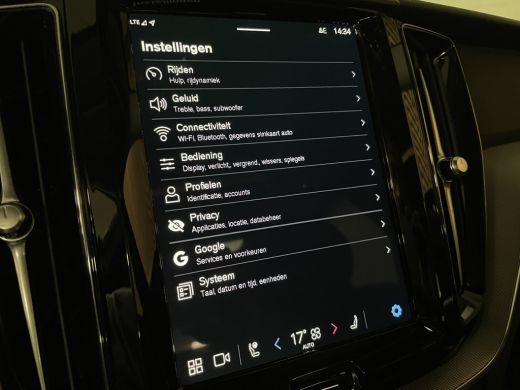 Volvo  XC60 T6 AWD Recharge Plus Dark | Trekhaak | 360° Camera | All Season banden | Adaptieve Cruise Control... ActivLease financial lease